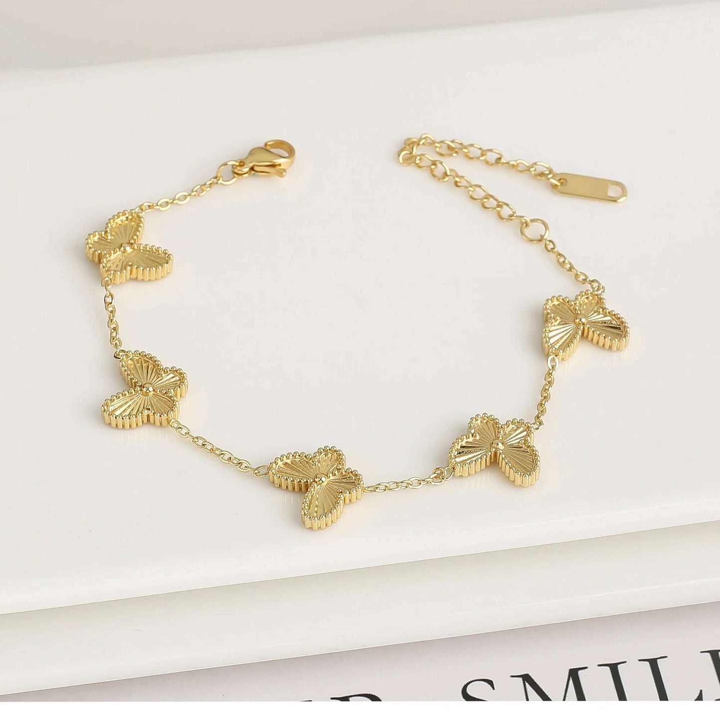 Hot Sale Luxury Stainless Steel Insect Butterfly Bracelet Simple for Woman Casual Holiday Party Jewelry Accessories Clover