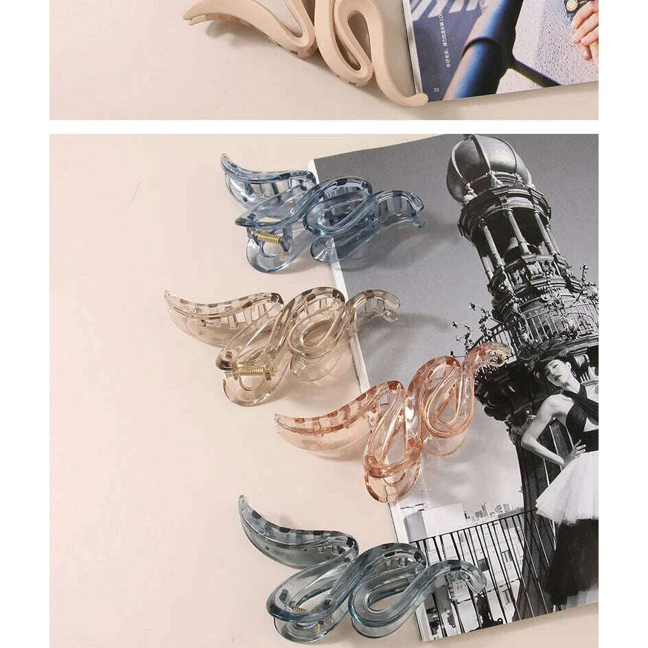 Oversized 13CM Wavy Frosted Matte Transparent Hair Claw