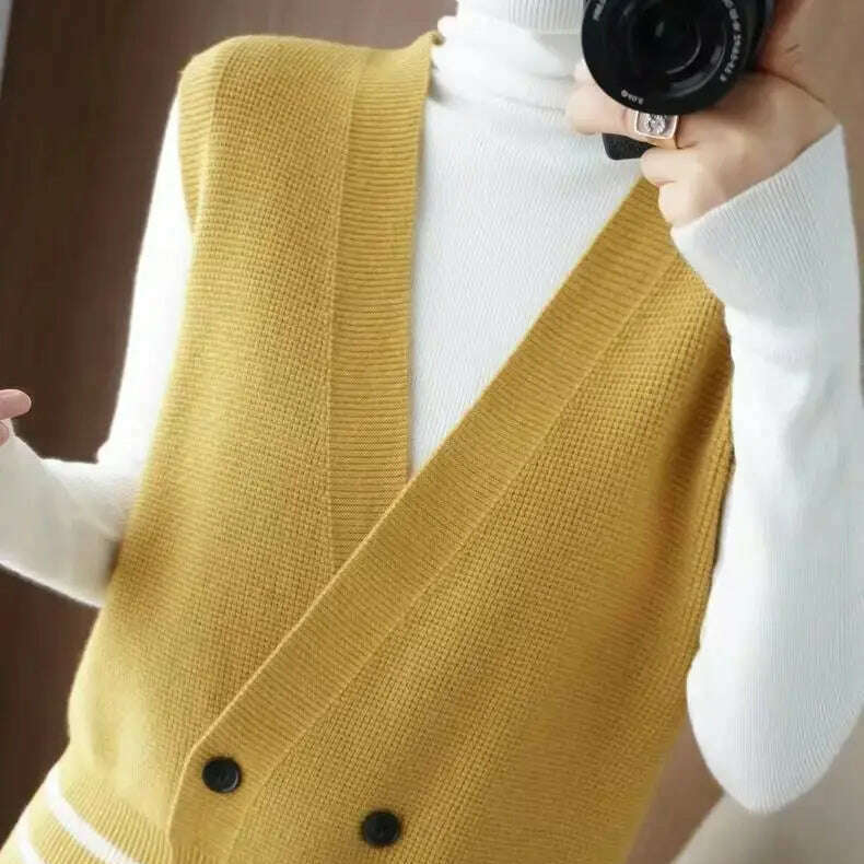 2024 Knitted Cardigan Vest: Loose, Casual Sleeveless Sweater