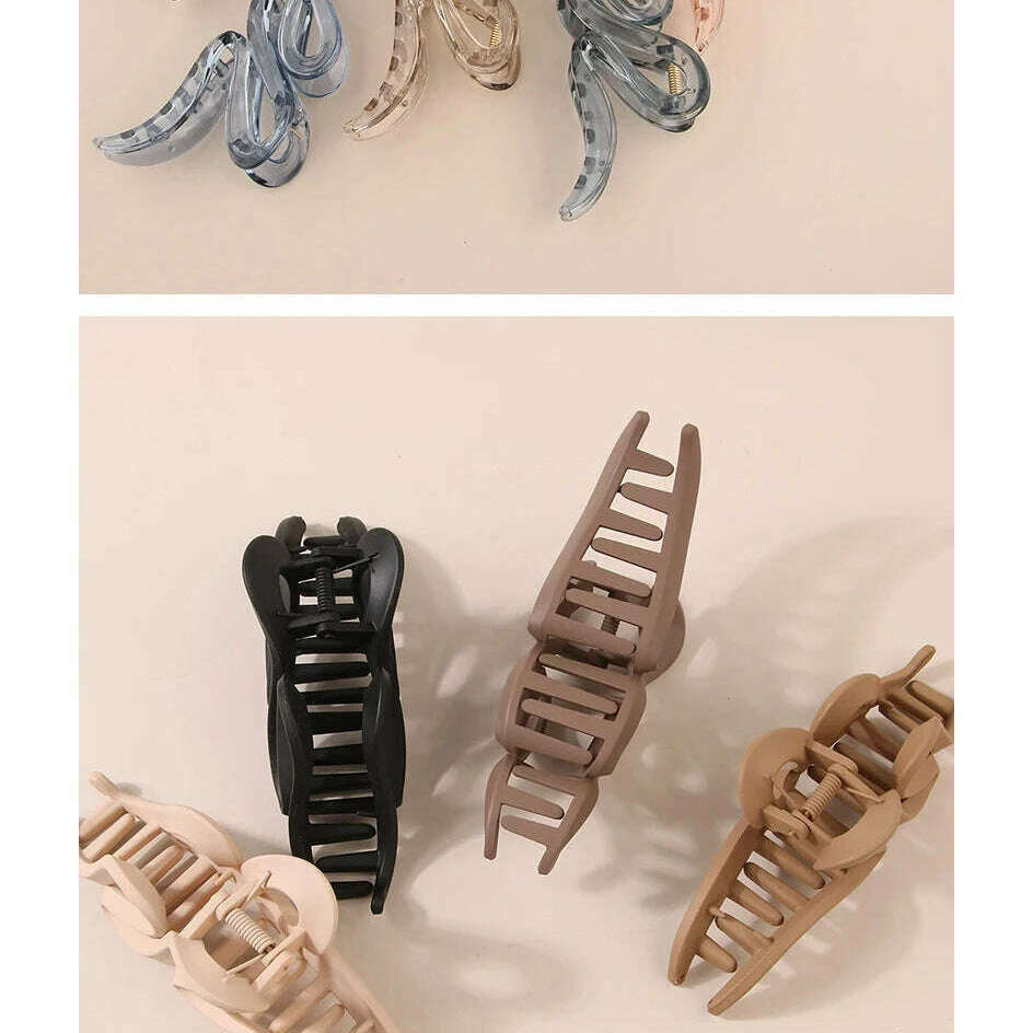Oversized 13CM Wavy Frosted Matte Transparent Hair Claw
