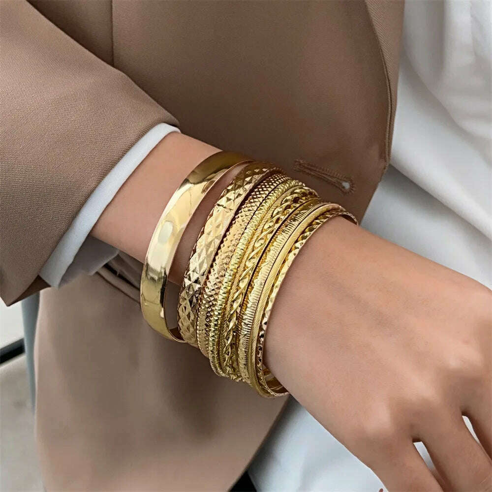 Fashion Stainless Steel Twist Bracelets for Women & Men - D&M Boutique