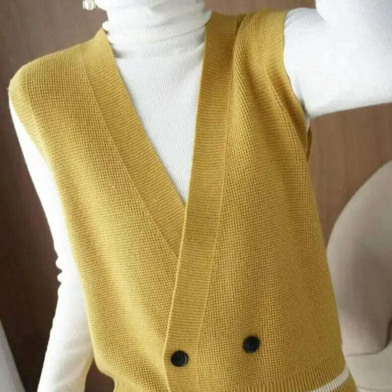 2024 Knitted Cardigan Vest: Loose, Casual Sleeveless Sweater