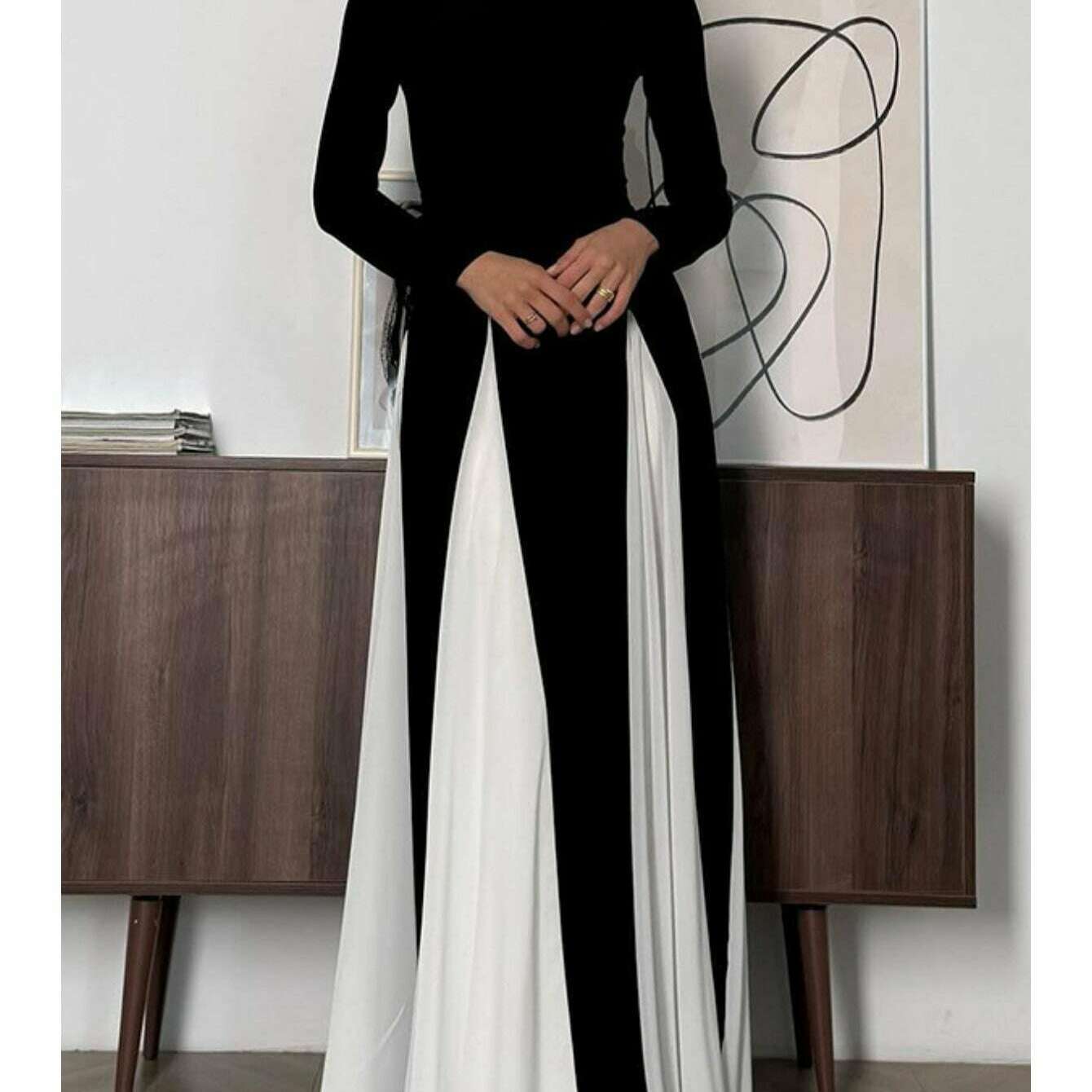 Elegant Crew Neck Long Sleeve Pleated Maxi Dress for Women